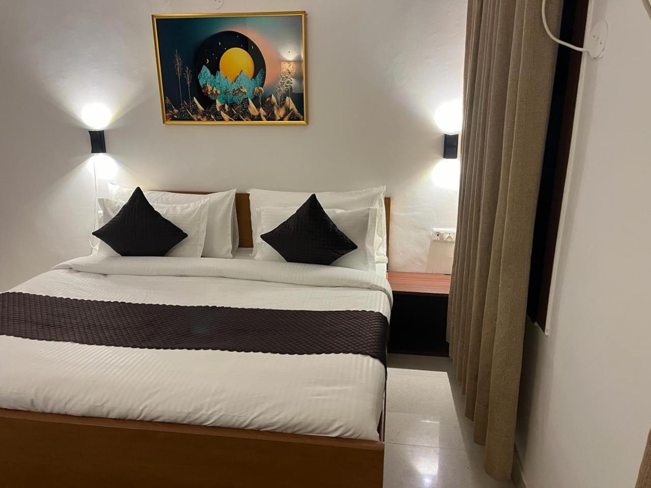 Aura Luxury Studio I Couple Friendly I Near Golf Course Road, Sector 57, غورغاون المظهر الخارجي الصورة