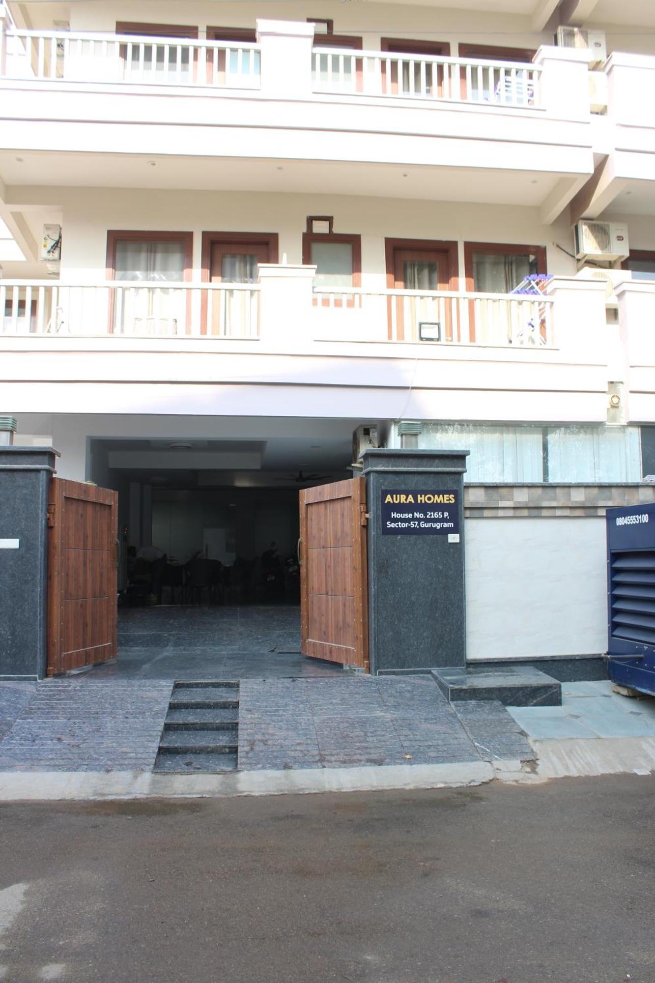 Aura Luxury Studio I Couple Friendly I Near Golf Course Road, Sector 57, غورغاون المظهر الخارجي الصورة