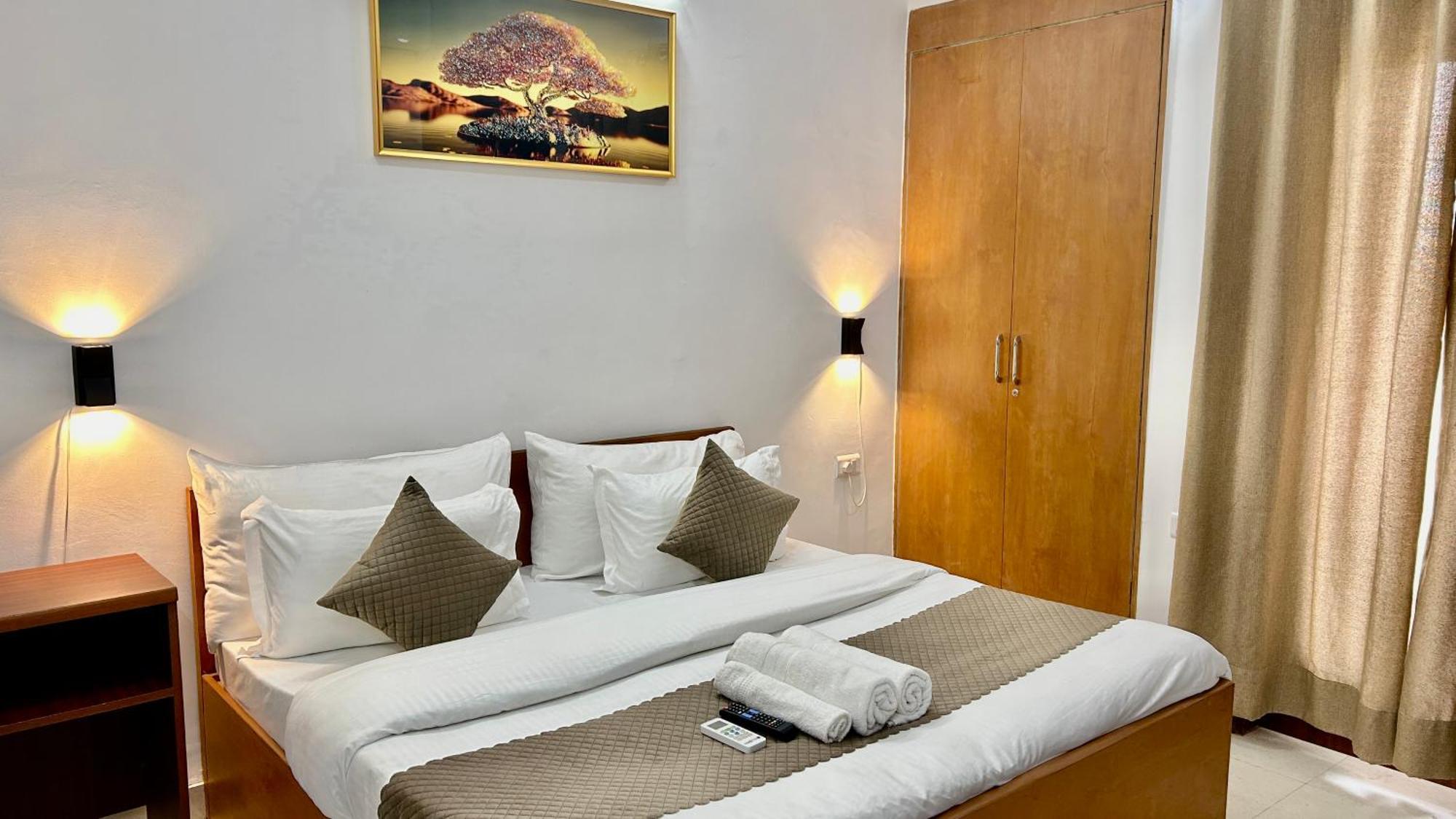 Aura Luxury Studio I Couple Friendly I Near Golf Course Road, Sector 57, غورغاون المظهر الخارجي الصورة